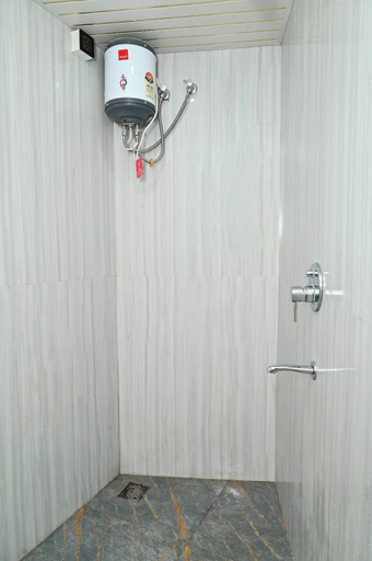 Bathroom 4, The Shivaay Palace, Varanasi