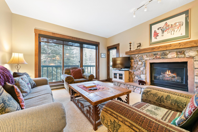 Living area 2, Borders Lodge U108 3BD Beaver Creek Ski-in, Ski-out Condo, Eagle