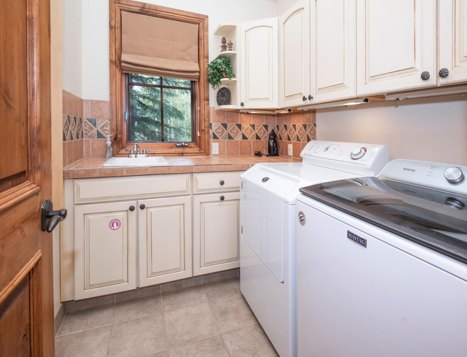 Private kitchen 2, 796a Potato Patch - 4BD Private Home in Vail, Eagle