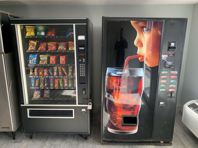 Food & Drinks 5, SureStay Hotel by Best Western Olathe, Kansas City