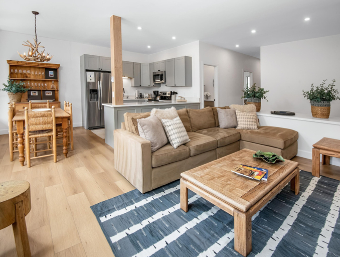 Living area 3, Sun Vail 32b, 2BD Condo With Vail Mountain Views, Eagle
