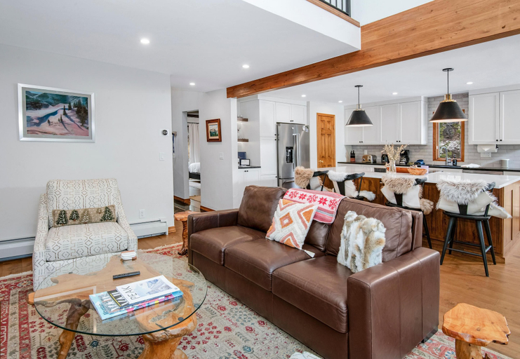 Living area 5, Timber Falls 304, 3BD East Vail Condo With Amenities, Eagle