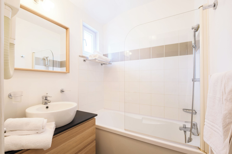 Bathroom 4, Résidence Pierre & Vacances Les Cottages du Lac, Landes