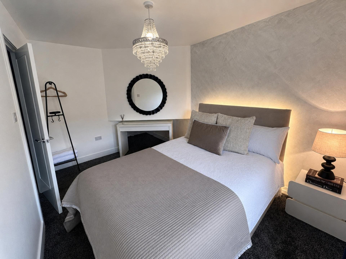 Room 1, Luxury Apartment Smart tv - Sofa bed, Kirklees