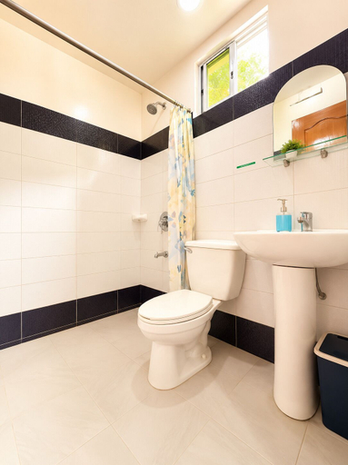Bathroom 4, Buena's Haven Travelodge, El Nido