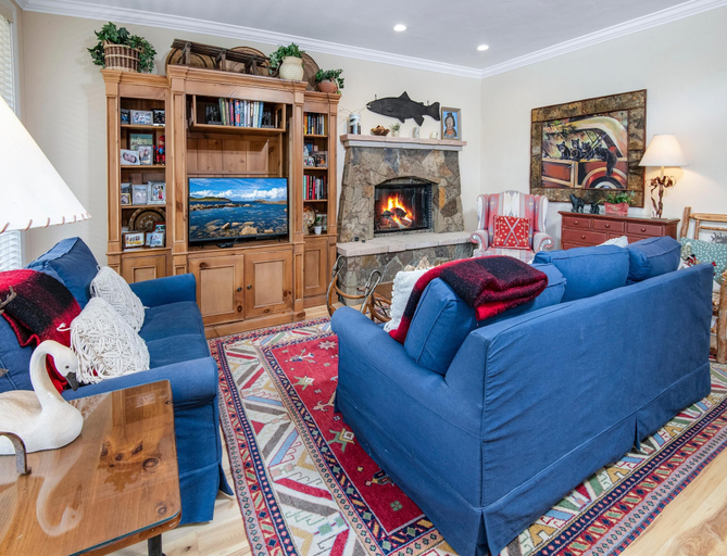 Living area 4, Sun Vail 23a, 2BD Condo With Vail Mountain Views, Eagle