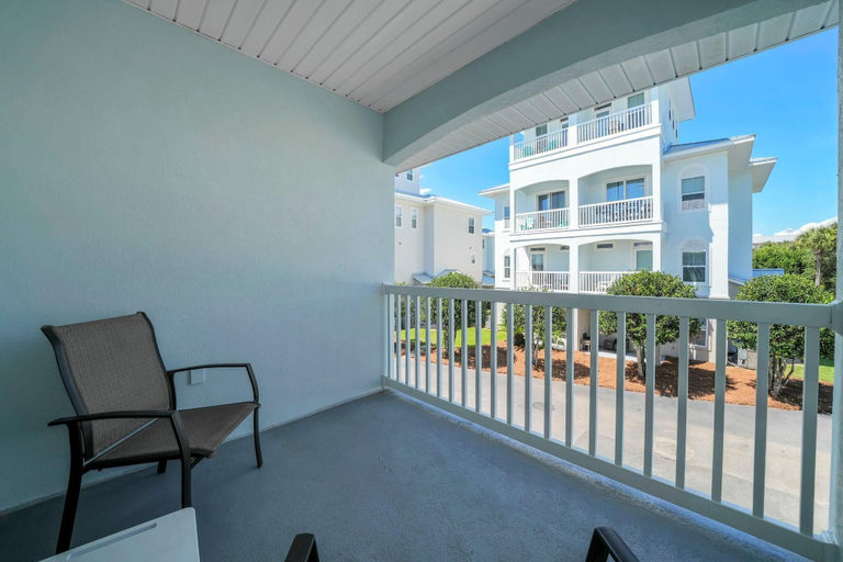 Property grounds 4, Sunny Beach Days, Bay