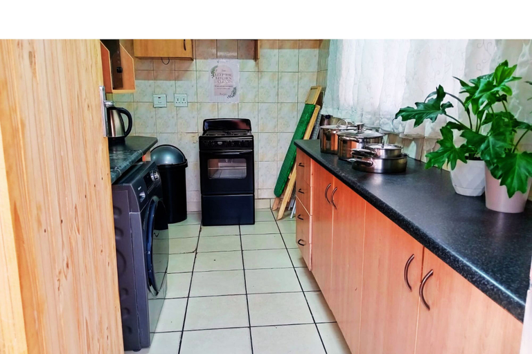 Shared kitchen 5, Budget Stays At Olivia Pines Guesthouse, West Rand