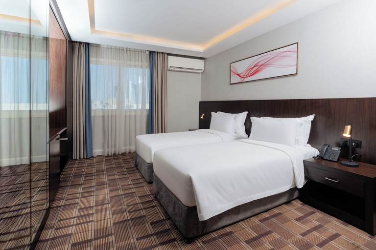Bedroom 4, Howard Johnson by Wyndham Riyadh Al Nasiriyah, Riyadh
