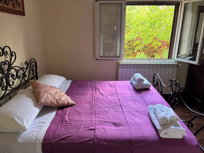 Bedroom 2, Casale Santilli, Isernia