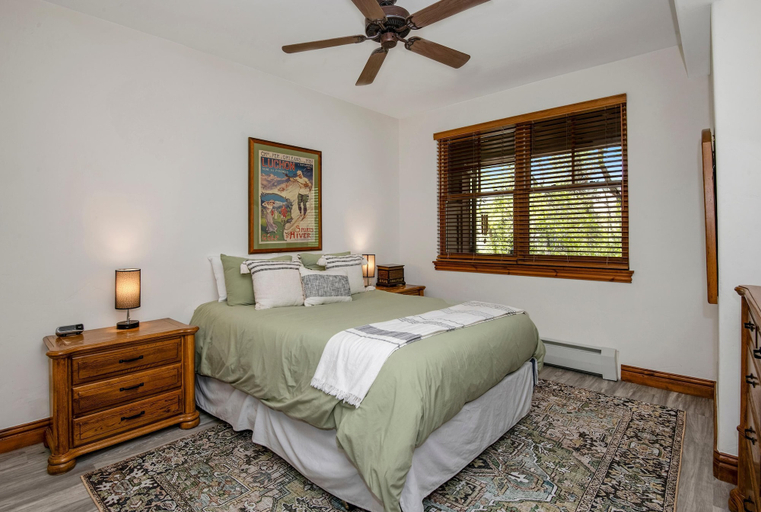 Room 5, Brookside Townhome 201, 3BD in Avon With Amenities, Eagle