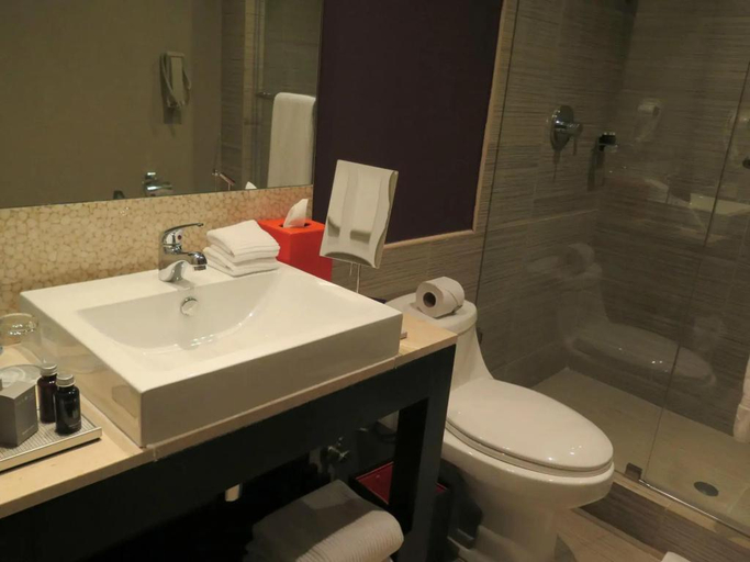 Bathroom 4, Megapolis Hotel Panama, Panamá