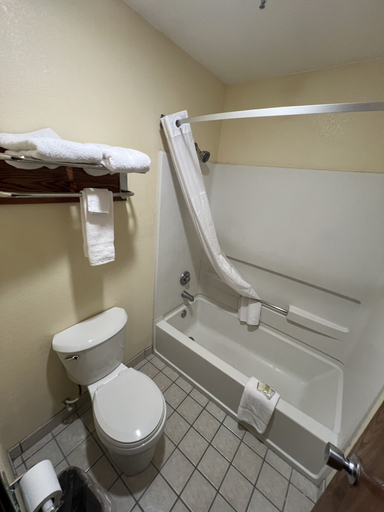Bathroom 4, Super 8 by Wyndham Rawlins, Carbon