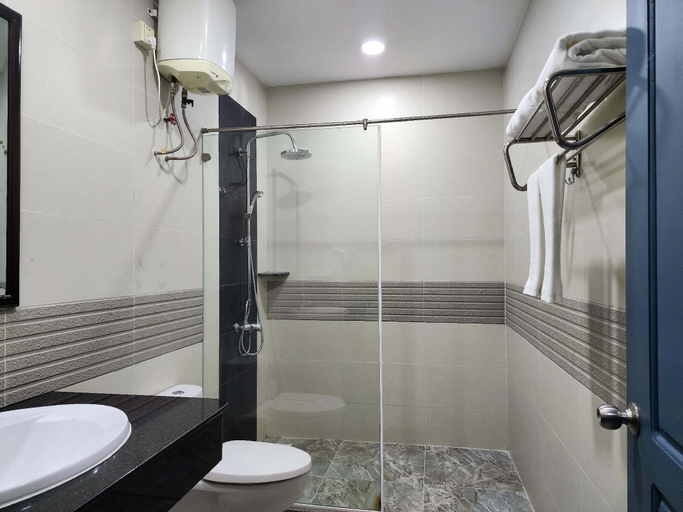 Bathroom 5, BKK Concept Hotel, Phnom Penh