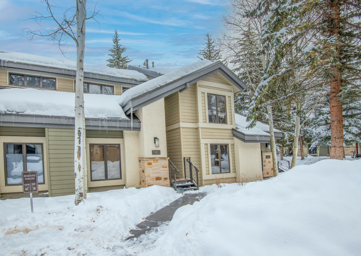 Exterior 2, Ridgepoint 187, 3BD Townhome in Beaver Creek, Eagle