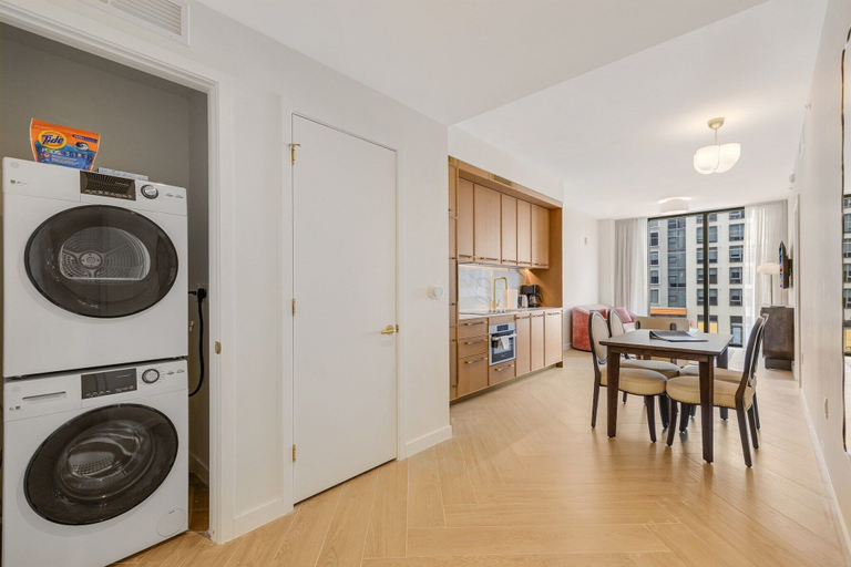 Interior 5, Luxury Miami 1BR Apt with Pool, Miami-Dade