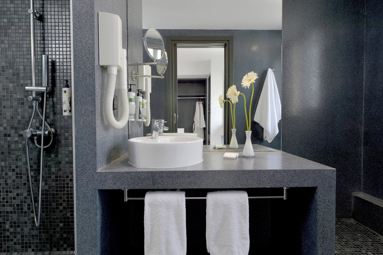 Bathroom 5, Airotel Patras Smart, West Greece