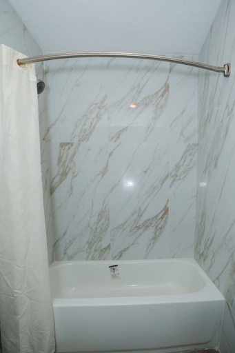 Bathroom 3, RiverCity inn, Duval