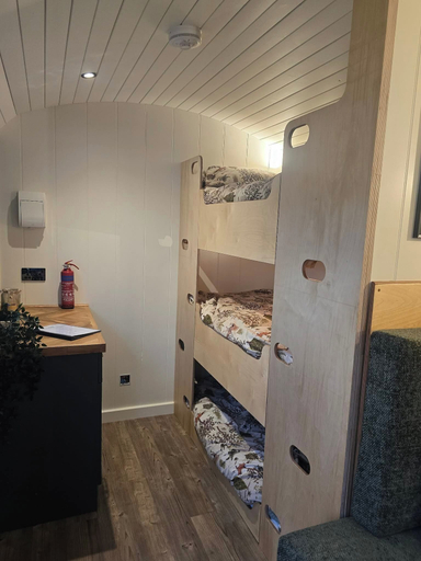 Room 4, Shepherds hut With log Burner, Redcar and Cleveland