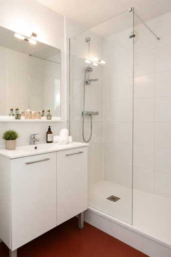 Bathroom, hotel thermes les Ecureuils, Landes