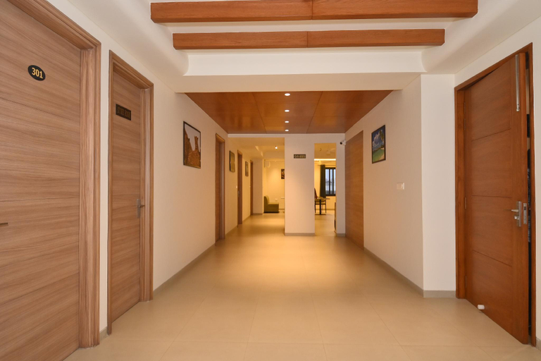 Lobby 5, Hotel Layover Stay-3 Minutes From the Airport, Jaipur
