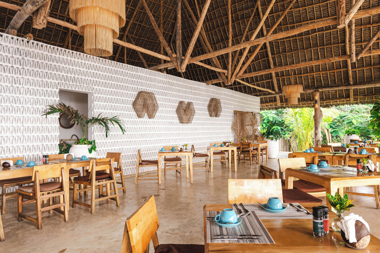 Food & Drinks 5, Zanbluu Beach Hotel, Kaskazini 'B'