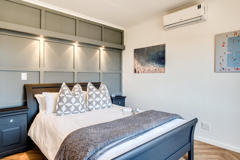 Room 4, Camps Bay 2 Bed with Sea Views Shoreline Views, City of Cape Town