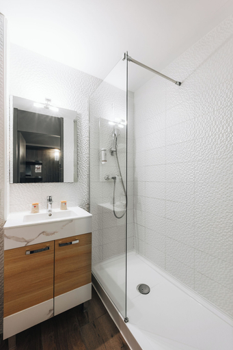 Bathroom 5, Best Western Portes d’Aquitaine Agen Sud, Lot-et-Garonne