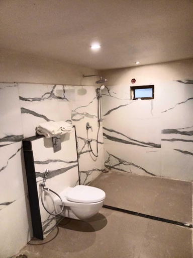 Bathroom 2, Green Valley Resort, Mandla
