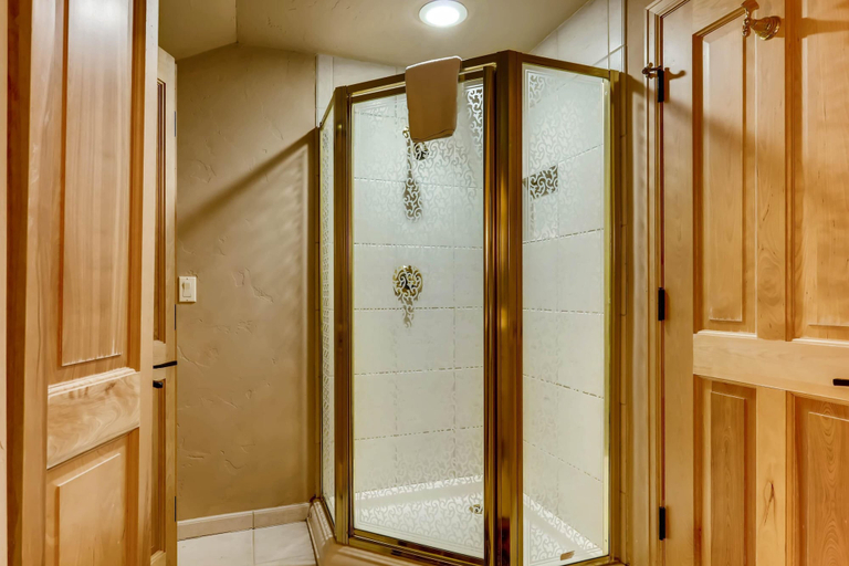 Bathroom 5, Creekside Penthouse, 3BD + Loft in Vail Village, Eagle