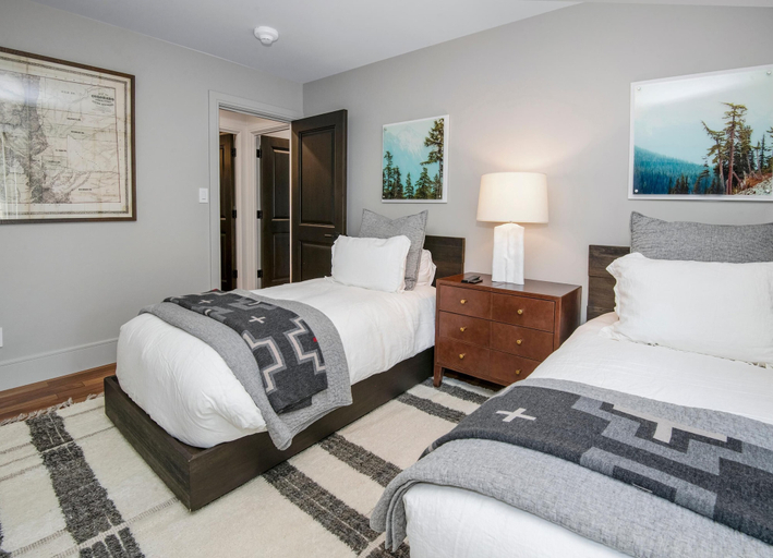 Room 3, Treetops 4C, 3bd, 2.5ba Ski-in Ski-out Condo, Eagle
