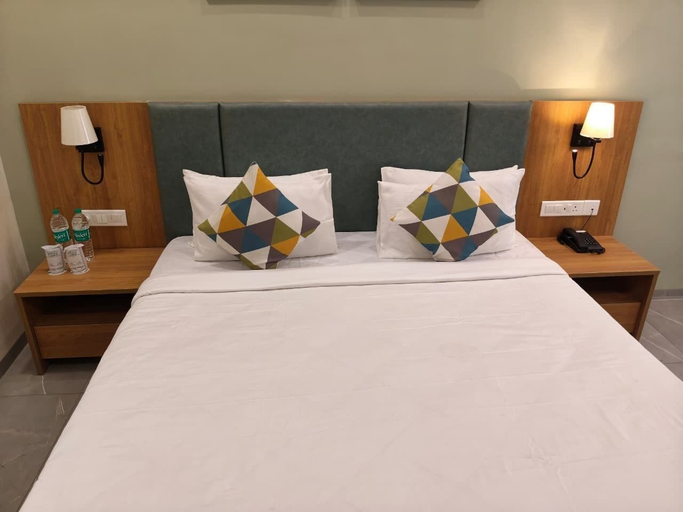 Room 2, Imperia by The Sky Imperial SOU, Narmada