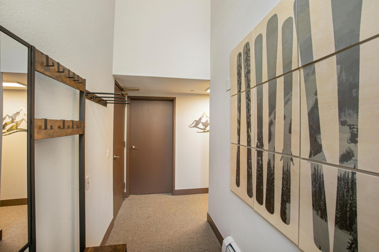 Interior 4, Treetops Plaza One, 2BD Ski-in Ski-out Condo, Eagle