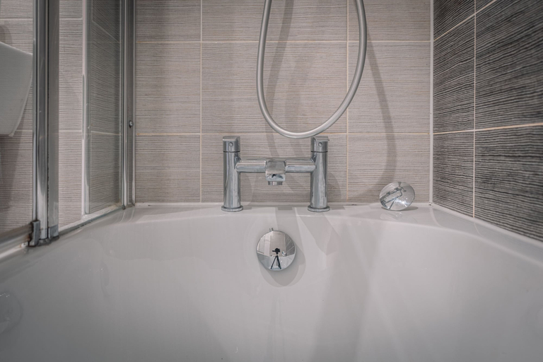 Bathroom 5, Birmingham 60 Sheepcote Street b16 8wh, Birmingham
