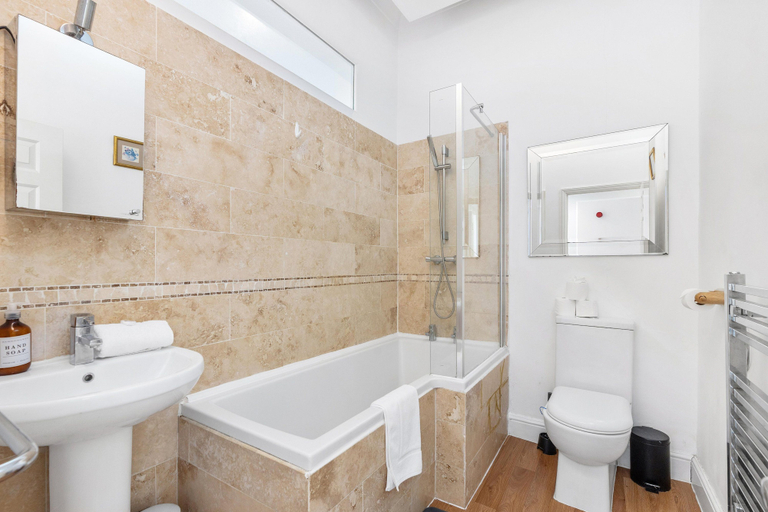 Room 4, Seaview Haven By My Getaways, Brighton and Hove