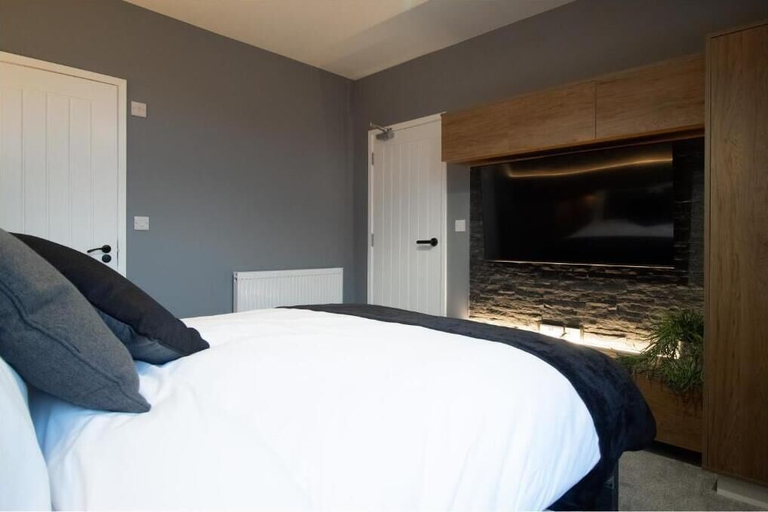 Room 4, Luxury rooms at Leigh Road, Hampshire