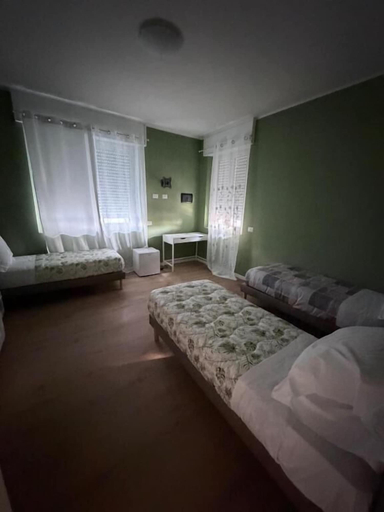 Room 4, 88 Destination, Bergamo