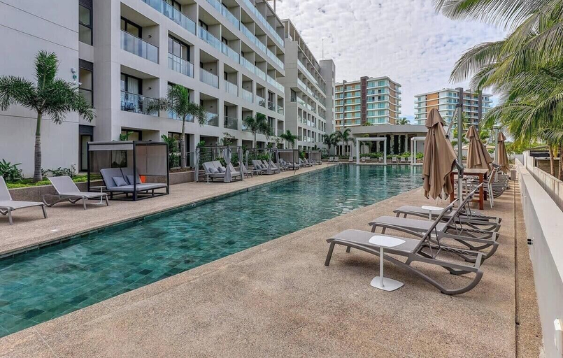 Pool 5, Mio Residences 206a Private Studio, Compostela