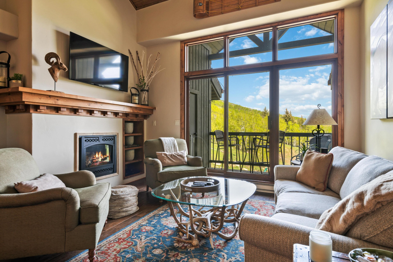 Living area 5, Borders Lodge L505 3BD Beaver Creek Ski-in, Ski-out Condo, Eagle
