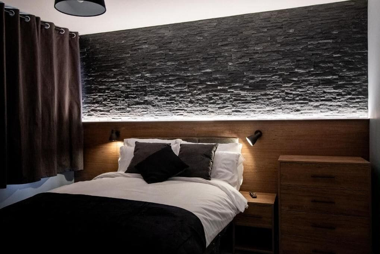 Room 1, Luxury rooms at Leigh Road, Hampshire