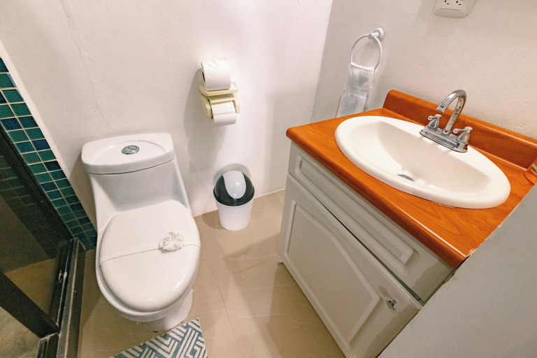 Bathroom 4, Vista del Pacifico Boutique Hotel, Aguirre