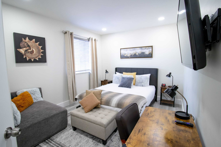 Interior 3, Good Vibes Oasis - Cozy Townhome With Parking, Miami-Dade