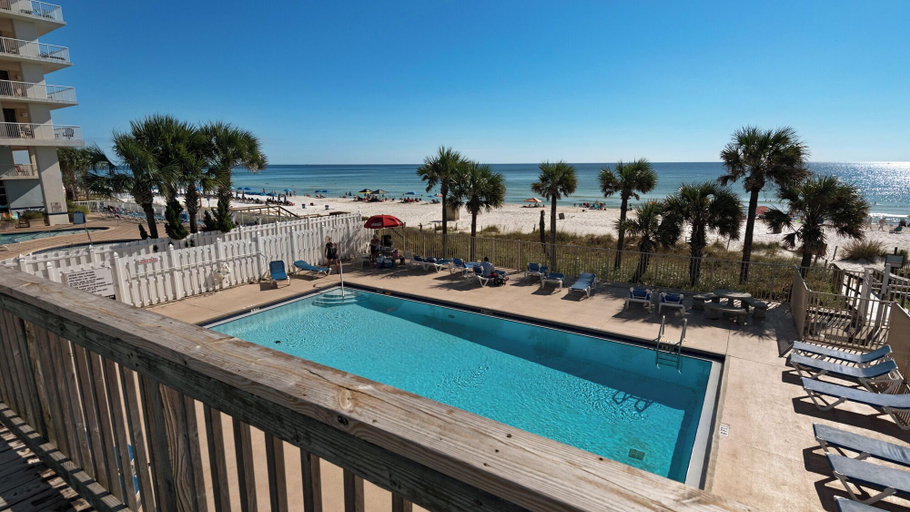 Pool 5, 2BR End-unit Townhome Private Beach Access & Heated Pools - Sleeps 8, Bay