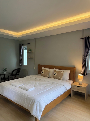 Room 5, Zerohouse, K. Ko Kut