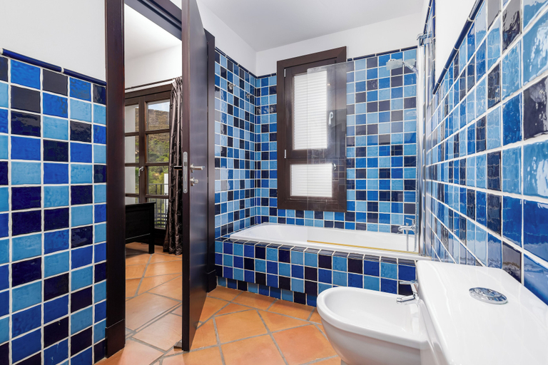 Bathroom 5, El Casar Townhouse Benahavis, Málaga