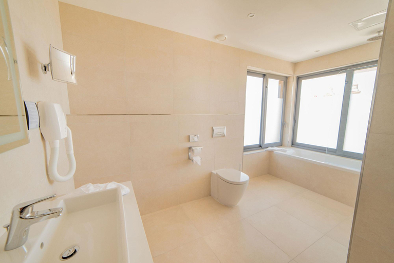 Bathroom 5, Maritim Antonine Hotel & Spa