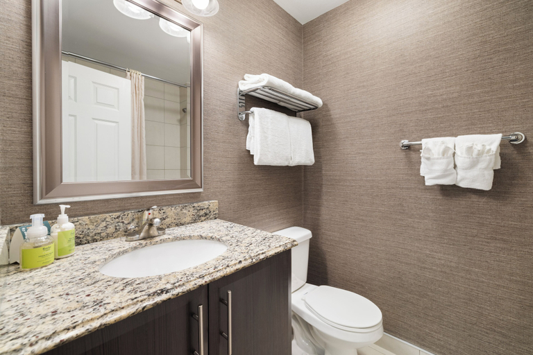 Bathroom 4, Irwin's Mountain Inn, Division No. 15