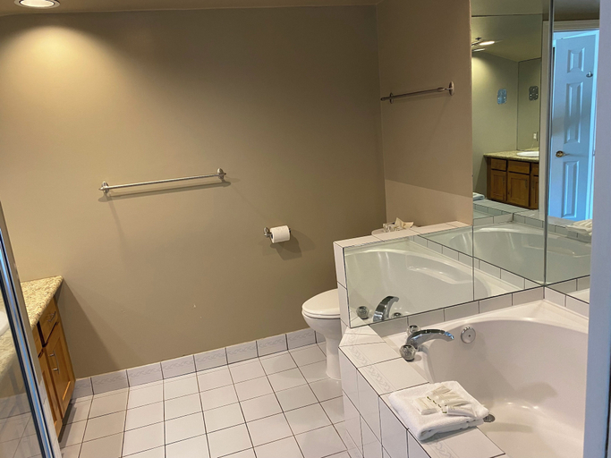 Bathroom 4, Powder's Edge by Whiski Jack, Squamish-Lillooet