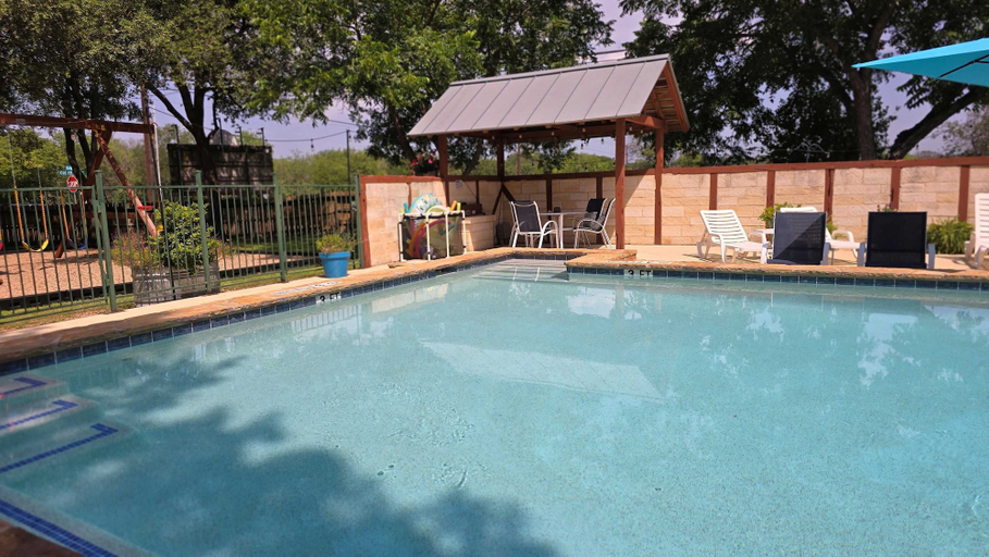 Pool 2, Gruene Cottages - 48 Guests, Comal
