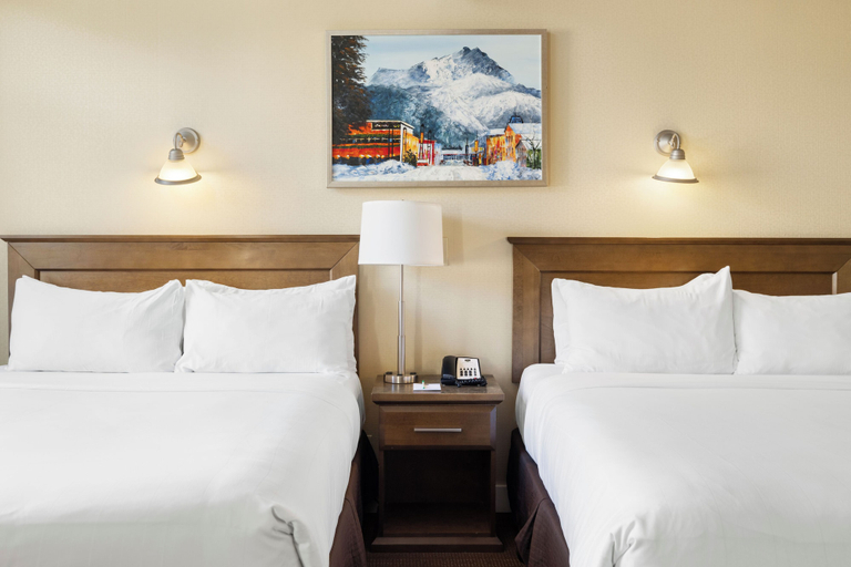 Bedroom 3, Irwin's Mountain Inn, Division No. 15